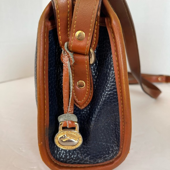 Dooney & Bourke vintage crossbody - Picture 3 of 13